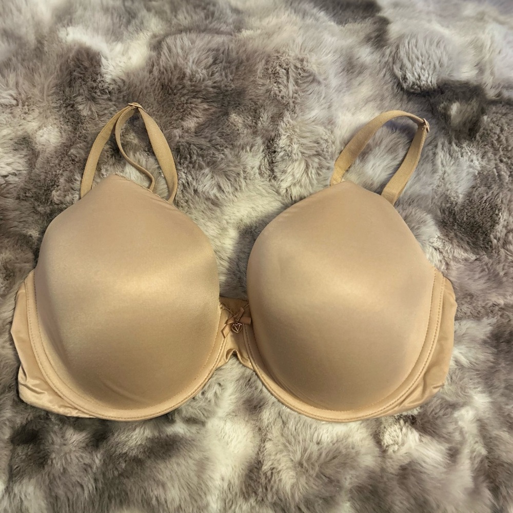 Victoria’s Secret Body by Victoria Lightly Lined Full Coverage Bra Beige 34DD